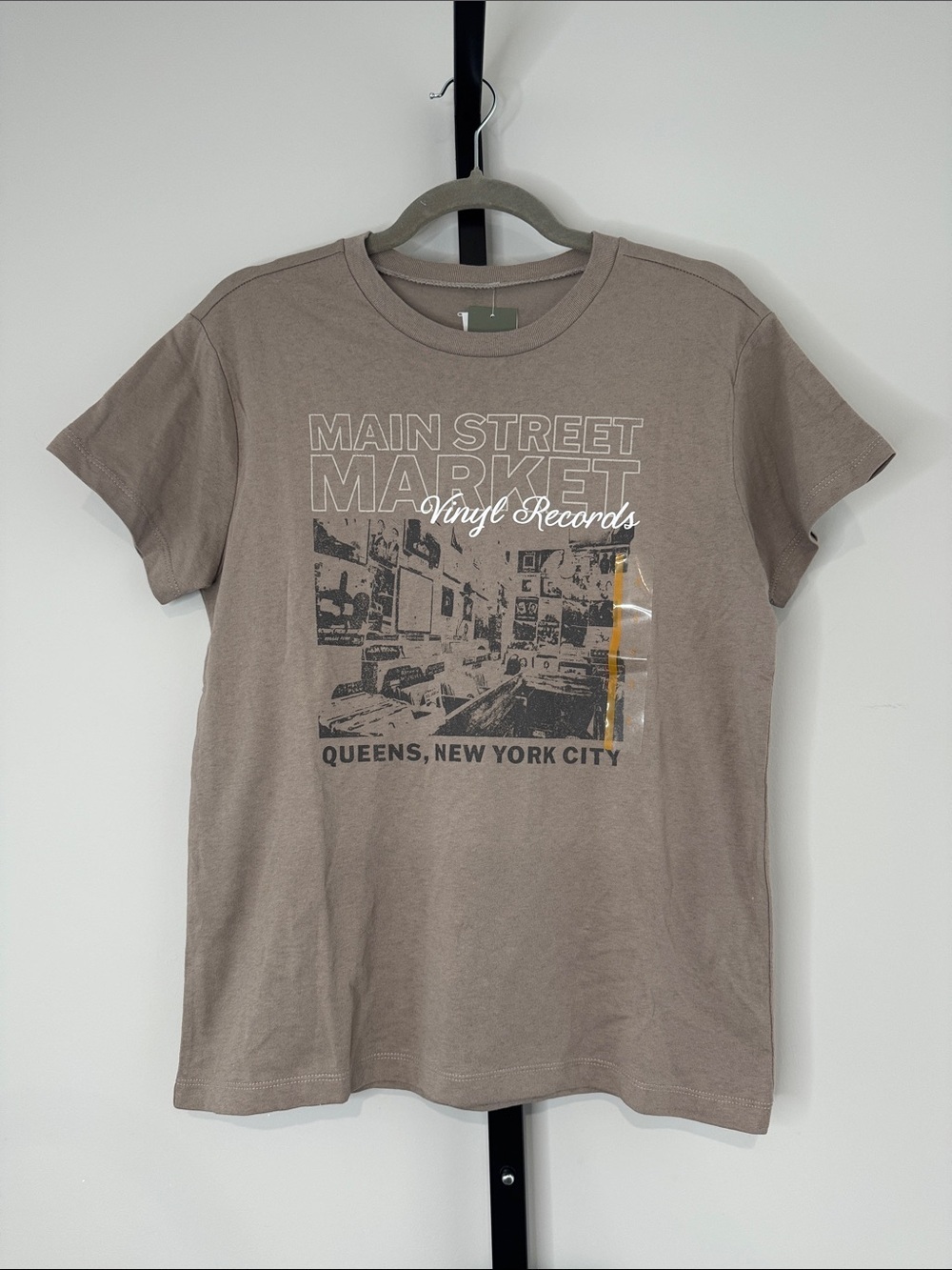Doe Women’s Graphic Tee Main Street Market Vinyl Records New NWT